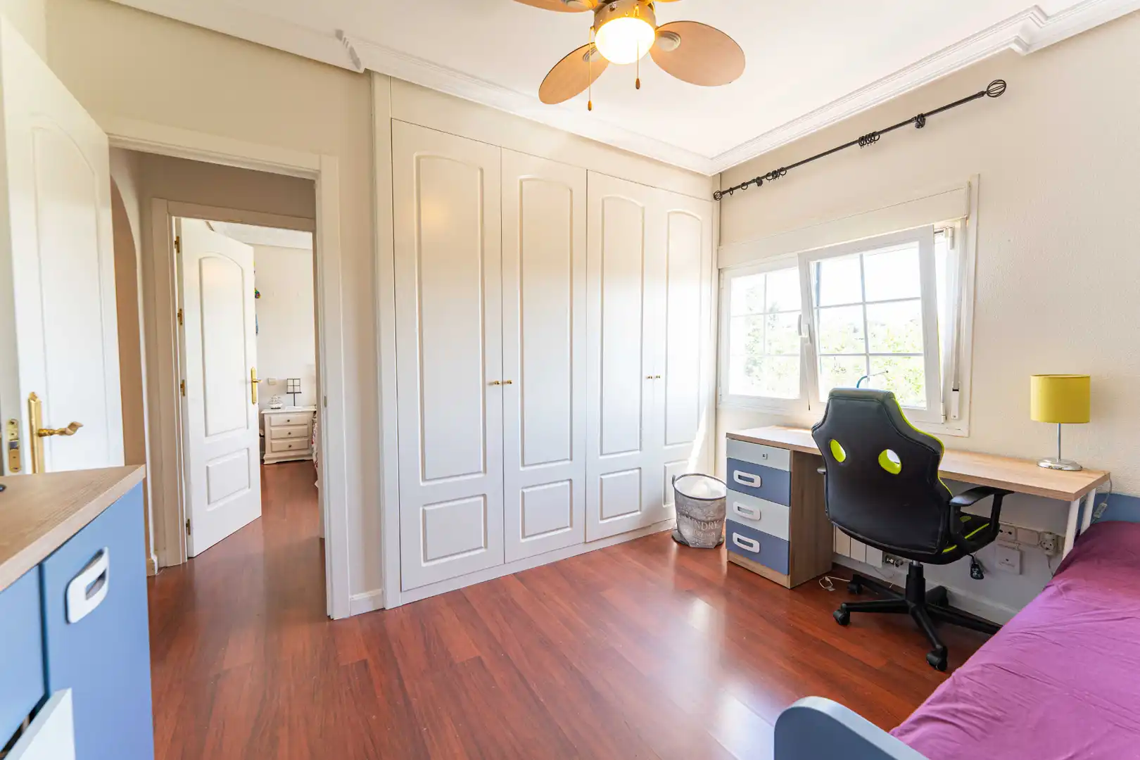 Habitación de Casa adosada en venta en Torrelodones con Calefacción, Jardín privado y Terraza