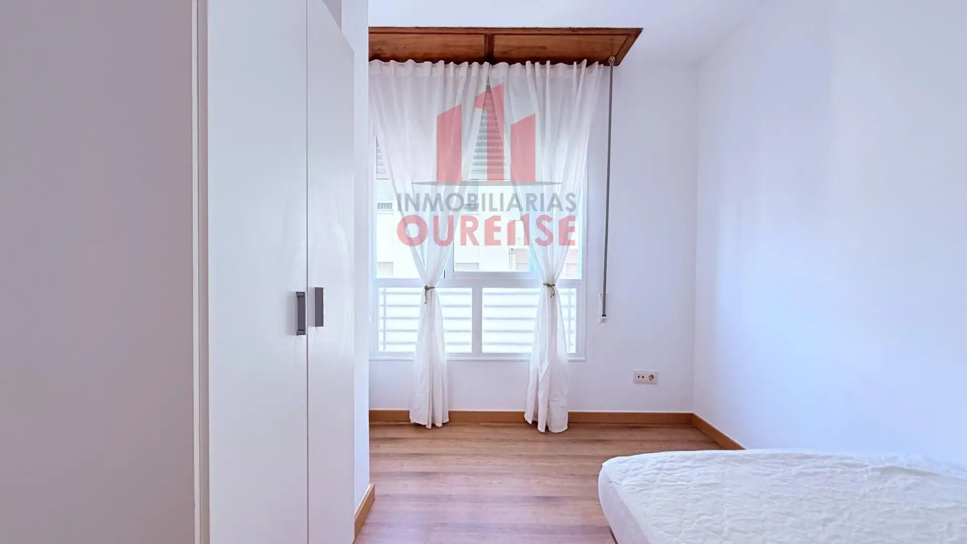 Habitación de Piso de alquiler en Ourense Capital  con Calefacción