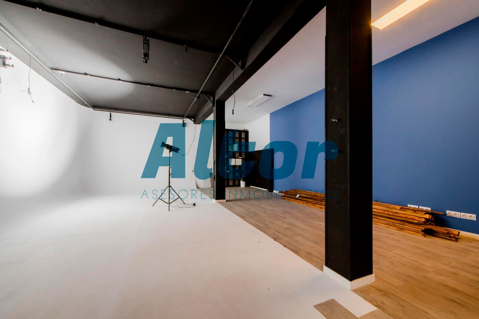 Premises for sale in  Madrid Capital  with Air Conditioner