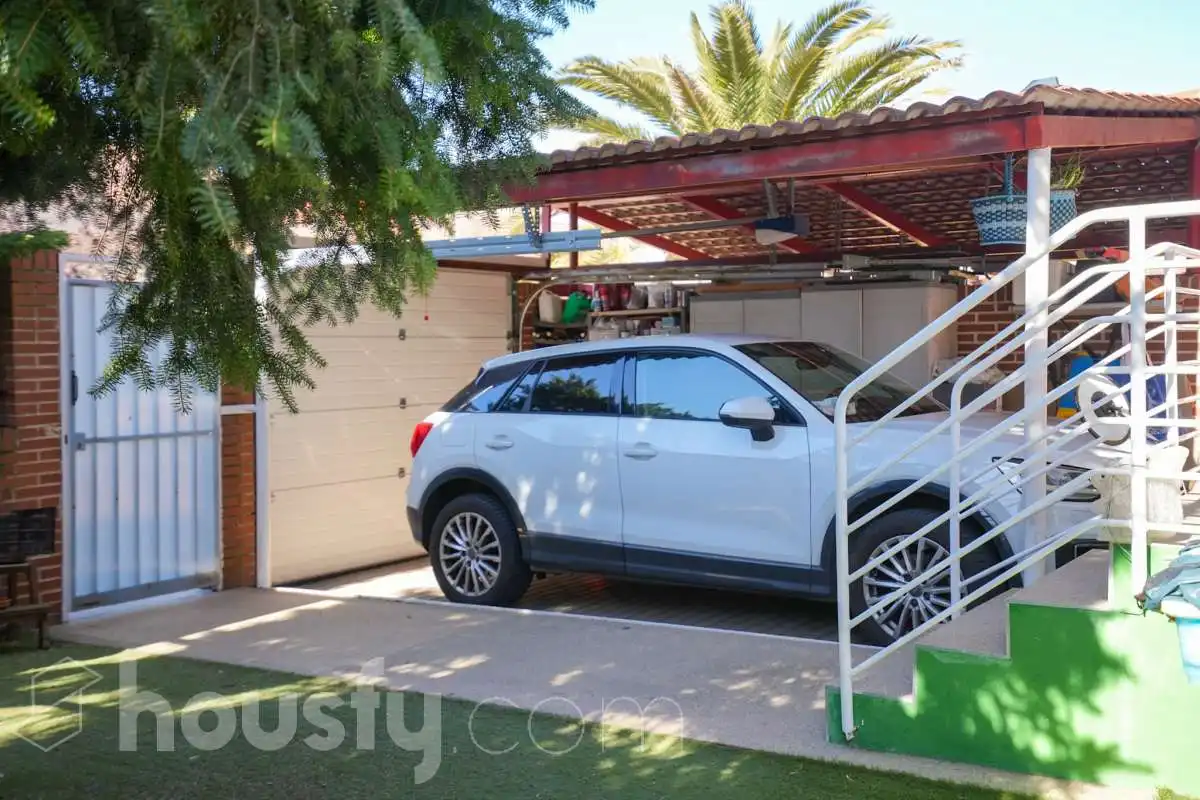 Parking de Casa o chalet en venta en Rivas-Vaciamadrid con Aire acondicionado, Calefacción y Jardín privado