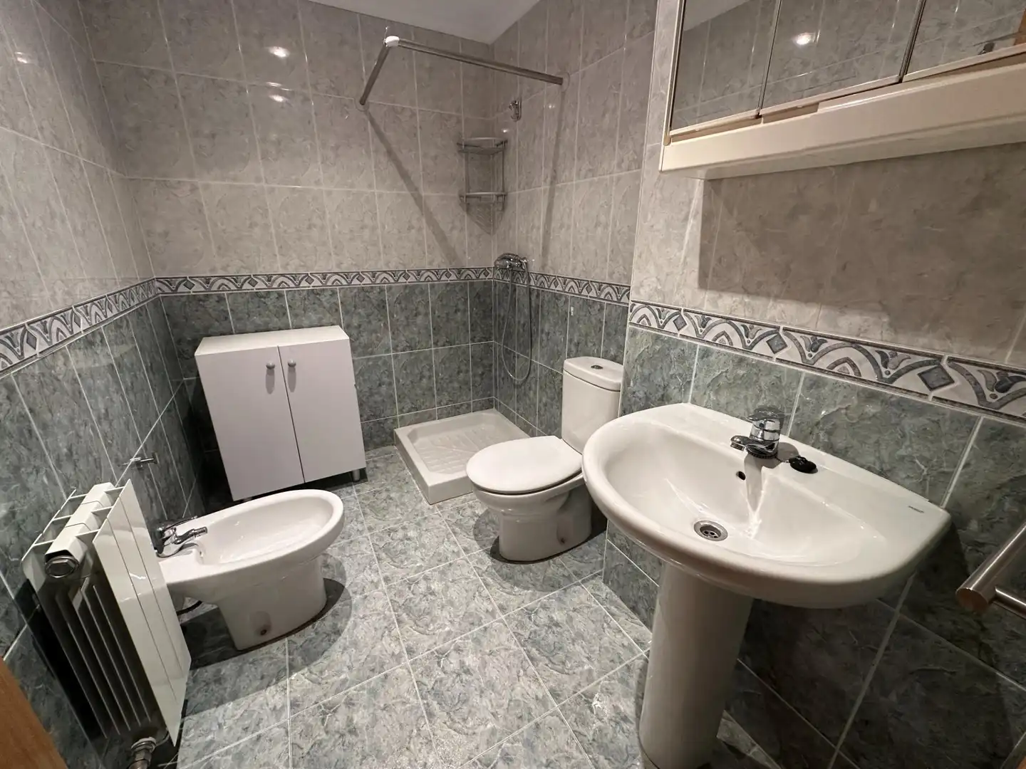 Baño de Piso en venta en Alcoy / Alcoi con Aire acondicionado, Calefacción y Trastero
