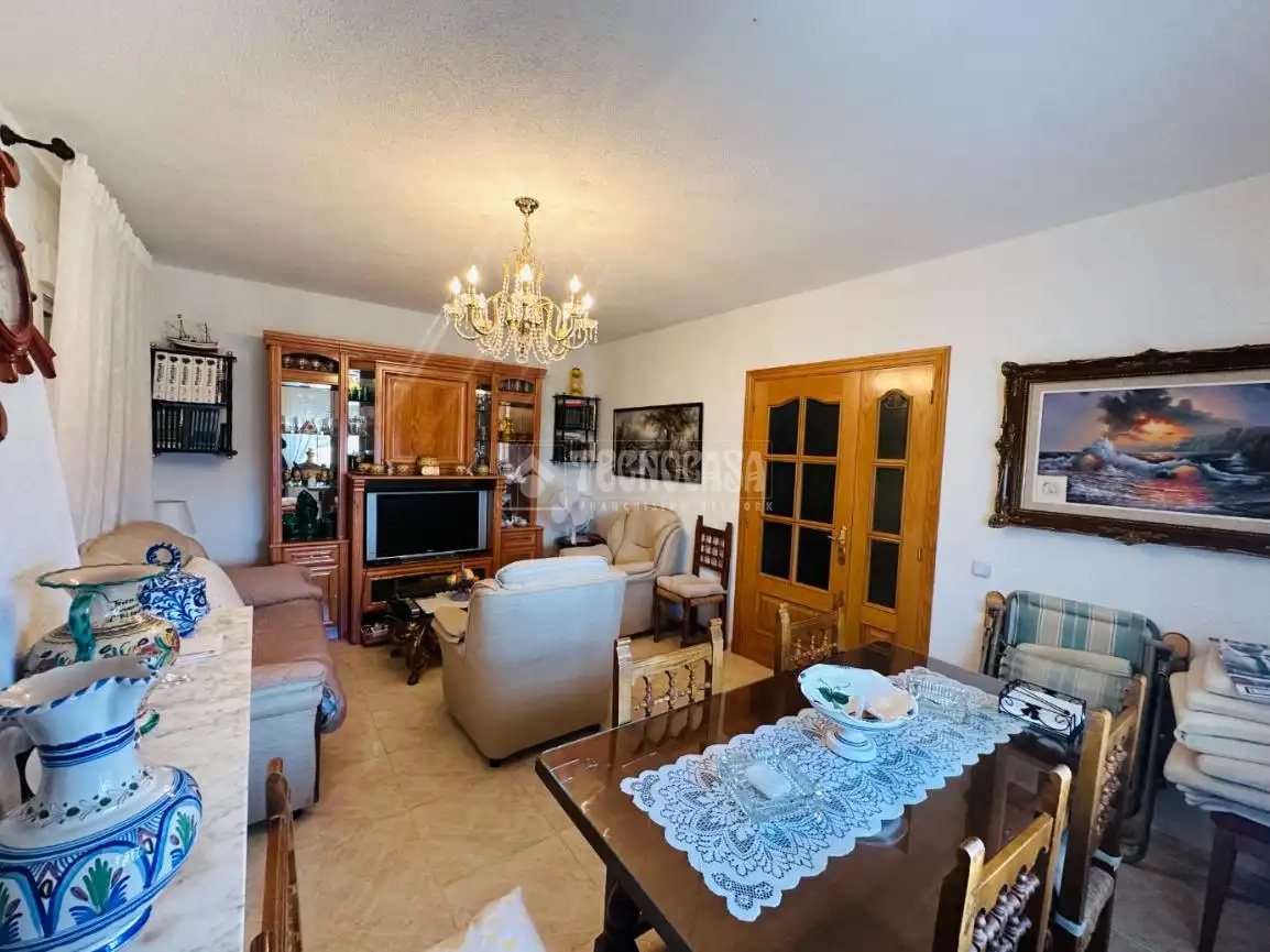 Sala de estar de Casa o chalet en venta en Escalona con Calefacción, Piscina y Amueblado