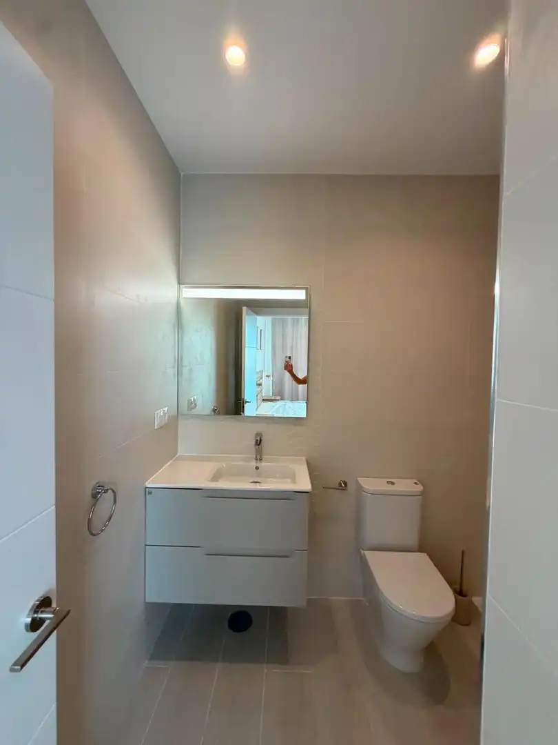 Baño de Dúplex en venta en Torremolinos con Aire acondicionado, Terraza y Amueblado