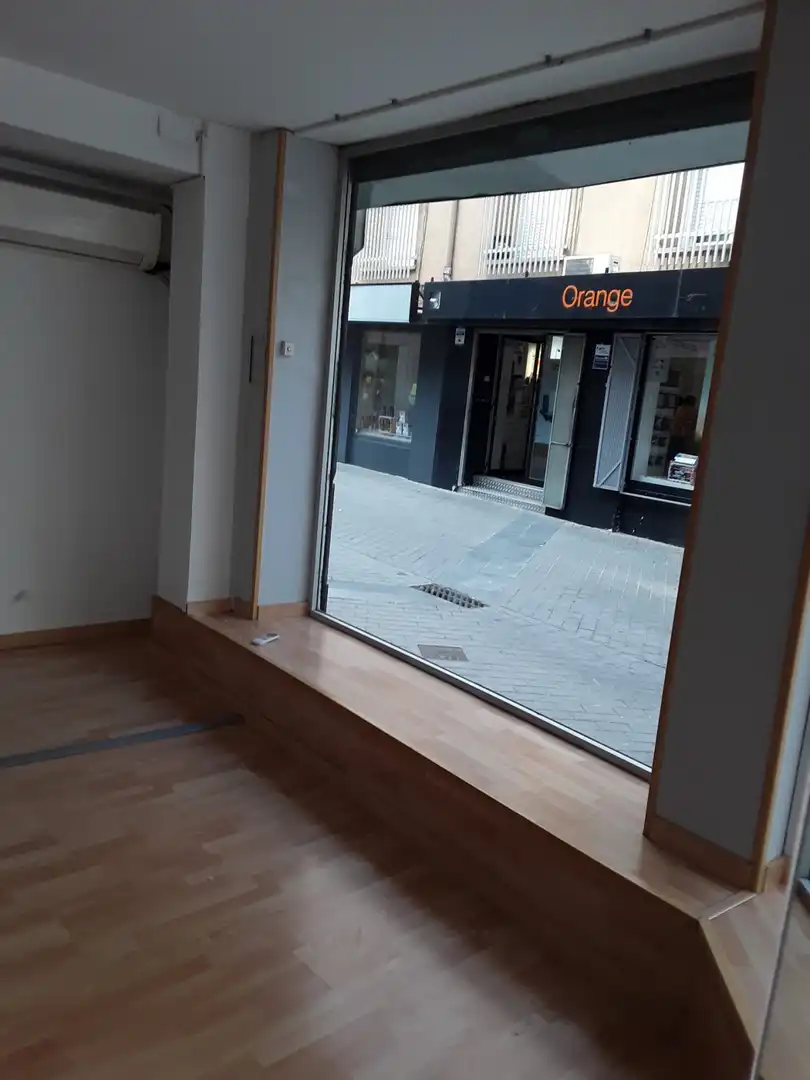 Local commercial à louer à Calle CRT. Vella 85, imagen 4