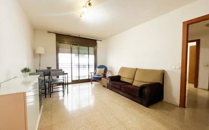 Living room of Flat for sale in Cerdanyola del Vallès  with Heating, Furnished and Balcony