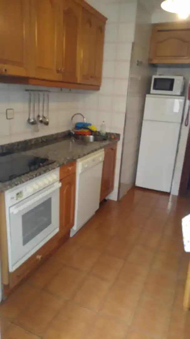 Cuina de Pis de lloguer en Santander amb Calefacció, Moblat i Forn