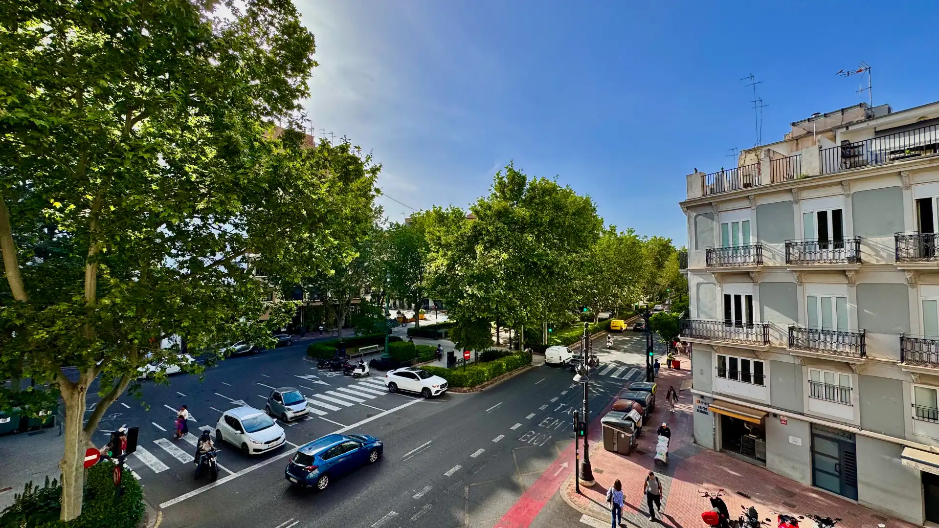 Vista exterior de Apartamento en venta en Valencia con Aire acondicionado, Calefacción y Horno