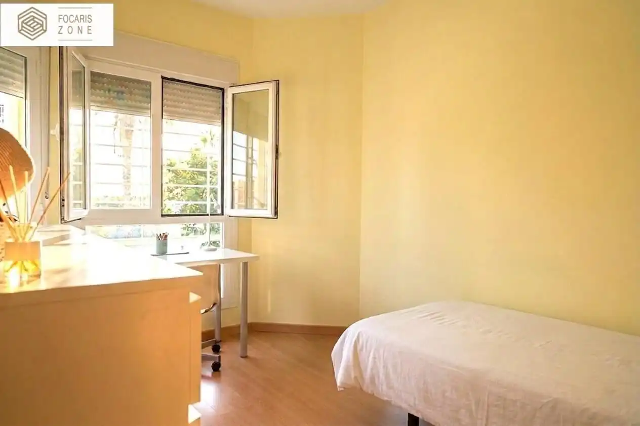 Dormitori de Casa o xalet en venda en Torremolinos amb Aire condicionat, Calefacció i Jardí privat