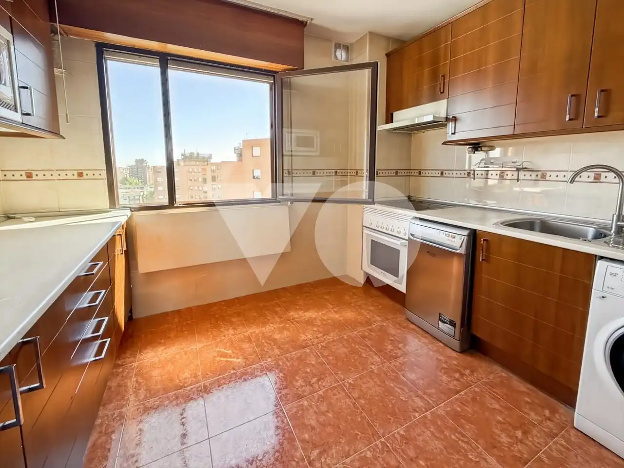 Kitchen of Flat for rent in Madrid  with Air Conditioner, Heating and Terrace