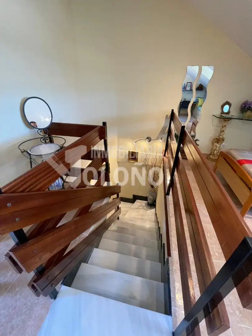 Dúplex en venta en Castañares de Rioja con Calefacción, Parquet y Terraza
