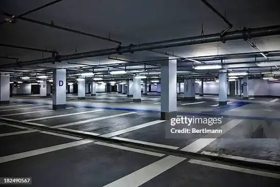 Parking de Edificio en venta en Madrid
