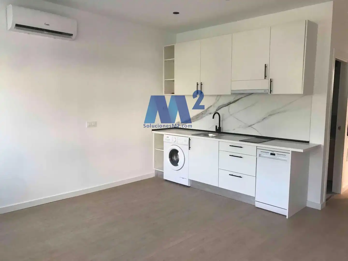 Cocina de Oficina en venta en San Sebastián de los Reyes con Aire acondicionado, Terraza y Trastero