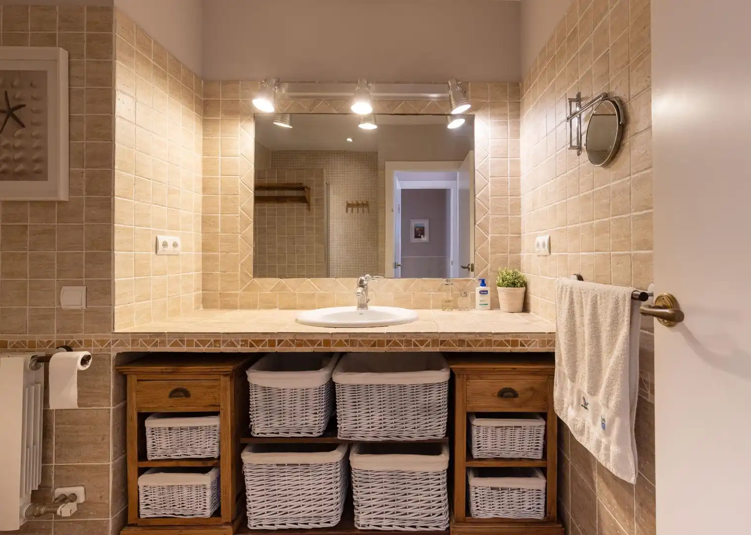 Badezimmer von Haus oder Chalet zum Verkauf in Viladecavalls mit Klimaanlage, Heizung und Privatgarten