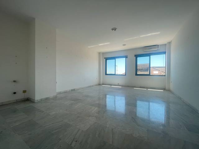 Oficina en Alquiler en Calle Albaicín en Zona Universitaria