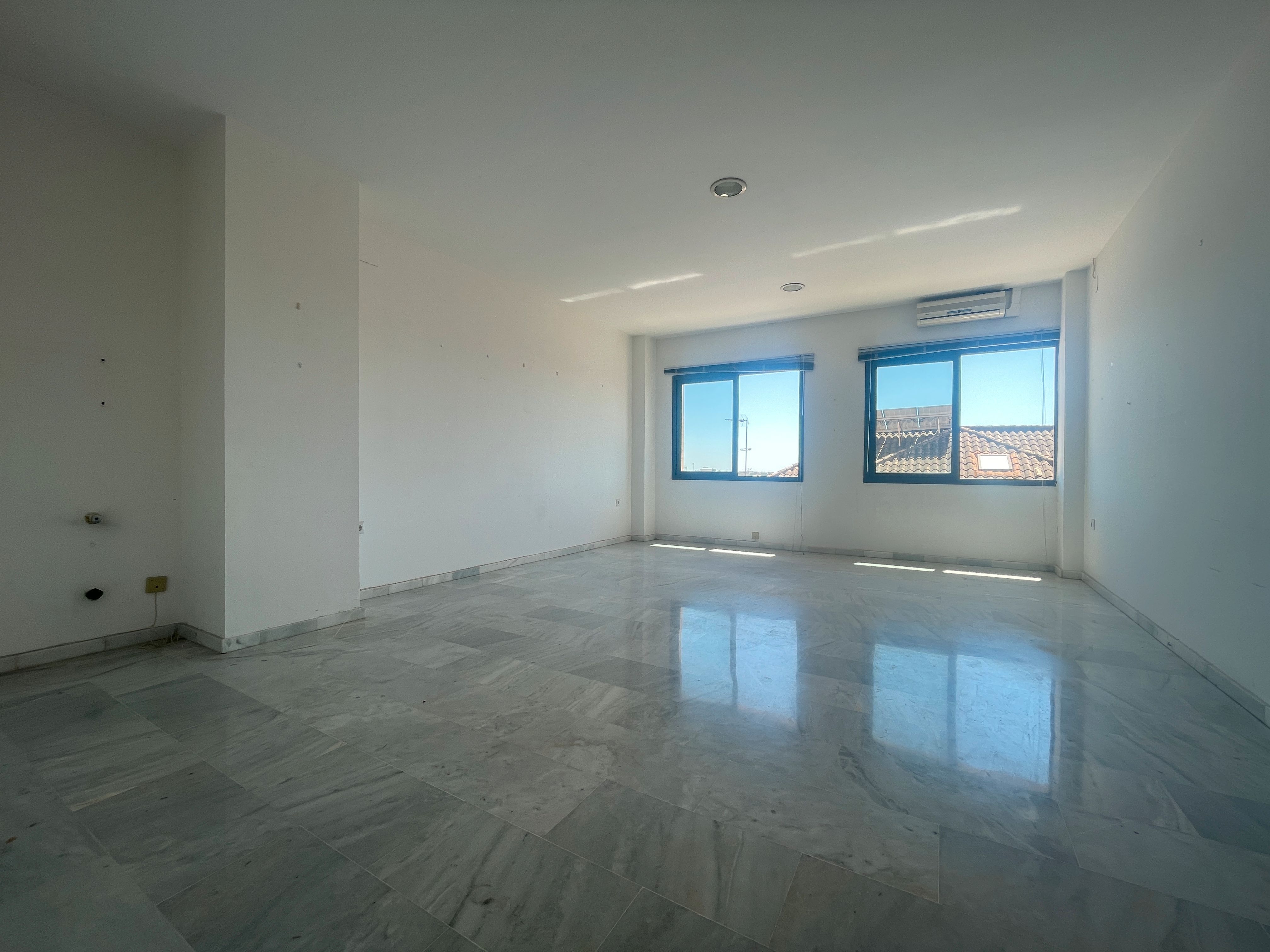 Living room of Office to rent in Bormujos  with Air Conditioner