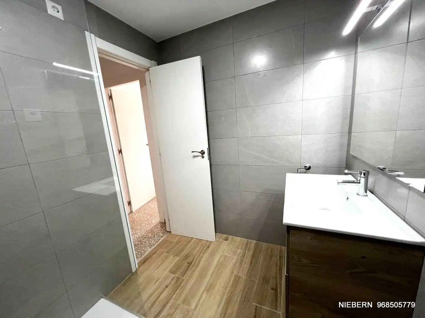 Flat for rent in Paseo Alfonso XIII, 46, Casco Antiguo