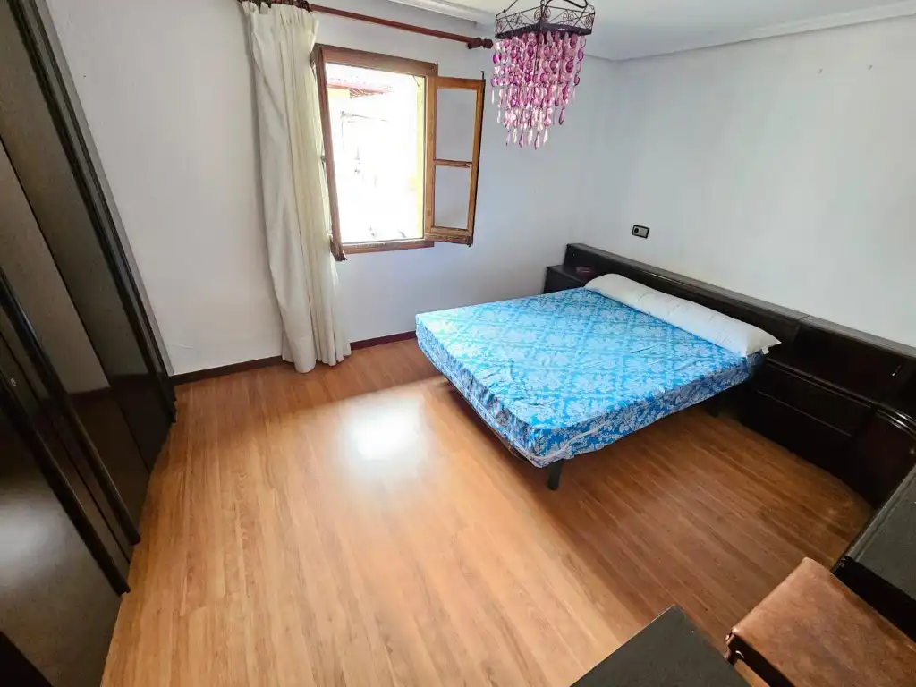 Bedroom of Flat for sale in Avilés