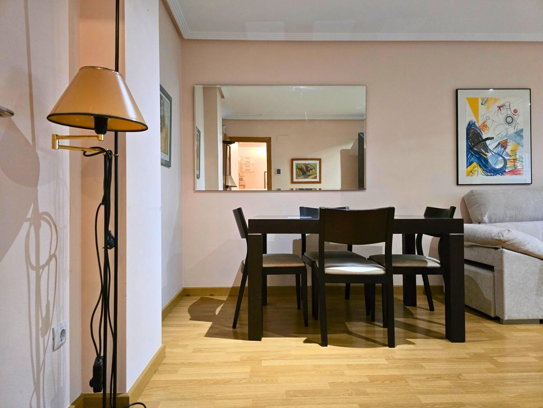 Menjador de Pis de lloguer en Elche / Elx amb Aire condicionat, Moblat i Piscina comunitària