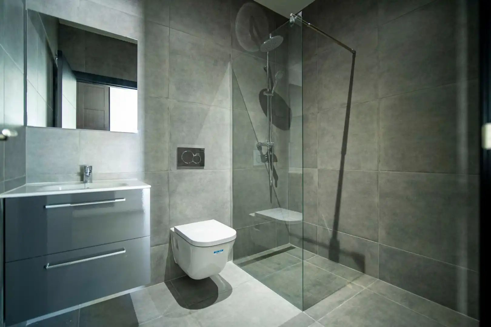 Baño de Casa o chalet en venta en L'Alfàs del Pi con Aire acondicionado, Calefacción y Jardín privado