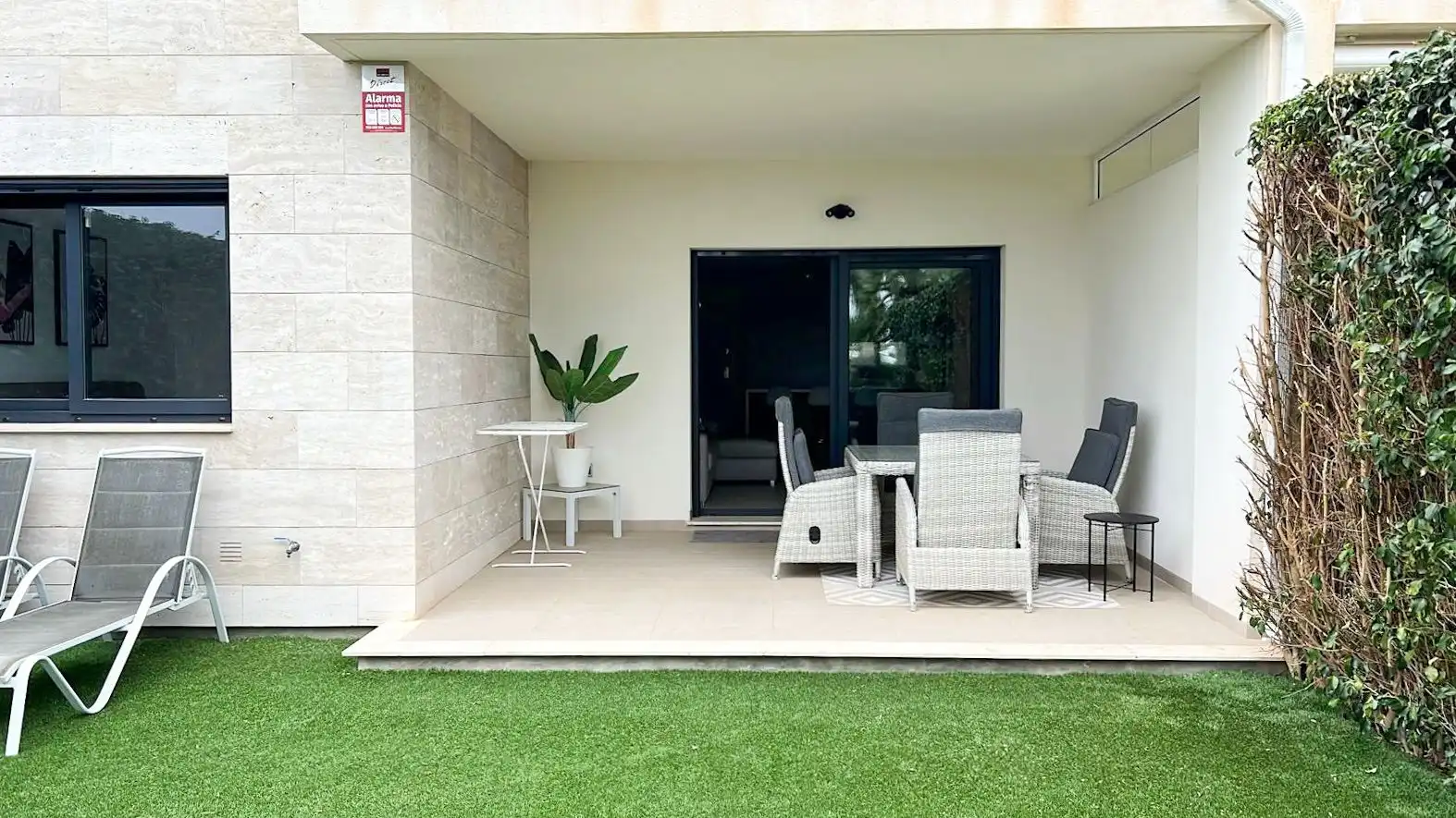 Terrasse von Wohnung zur Miete in Pilar de la Horadada mit Klimaanlage, Heizung und Privatgarten