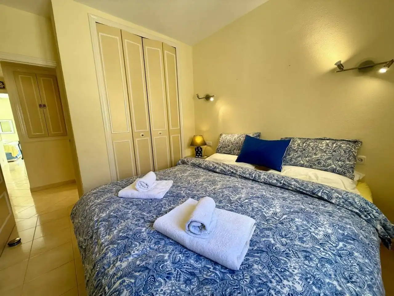 Schlafzimmer von Dachboden zum Verkauf in El Ejido mit Klimaanlage, Terrasse und Möbliert