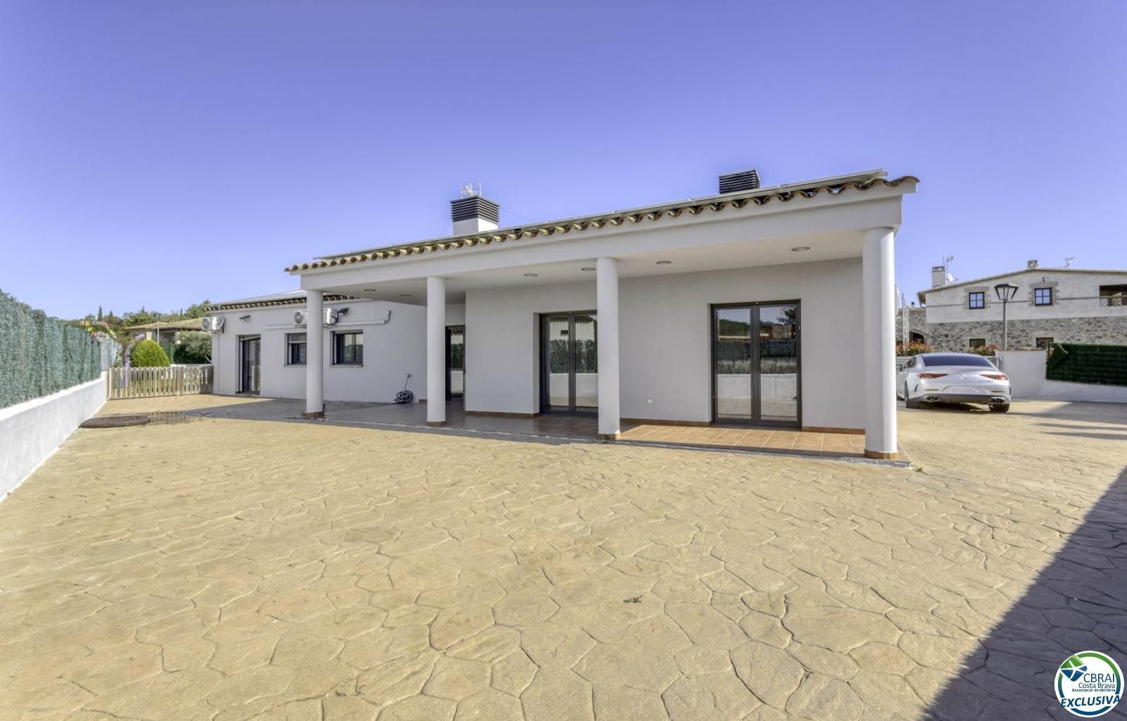 Vista exterior de Casa o chalet en venta en Cistella con Aire acondicionado, Jardín privado y Piscina