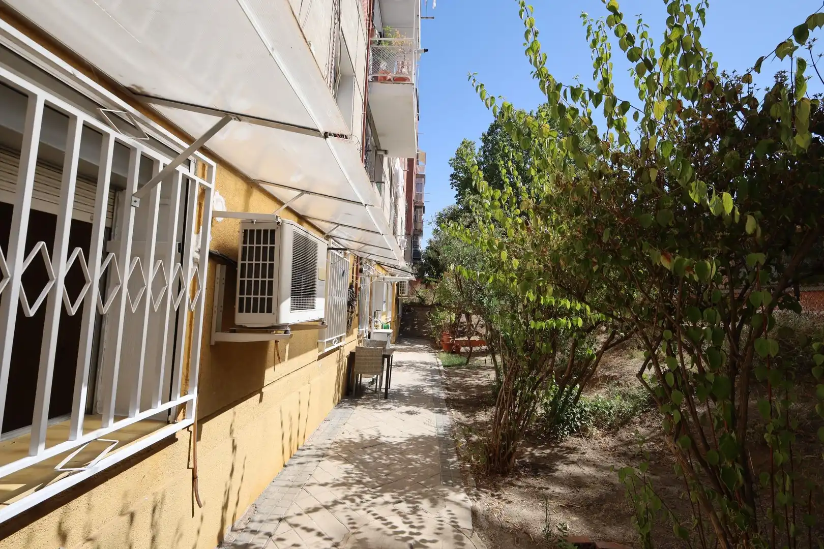Vista exterior de Pis en venda en Madrid amb Aire condicionat, Calefacció i Jardí privat