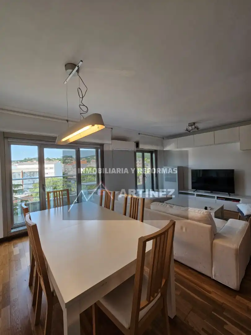 Sala d'estar de Apartament en venda en Cedeira amb Aire condicionat, Calefacció i Parquet