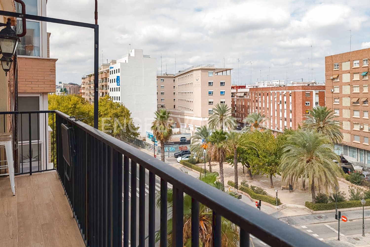 Vista exterior de Apartament en venda en  Valencia Capital amb Aire condicionat, Calefacció i Moblat