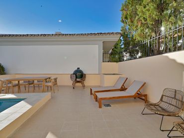Maison mitoyenne avec balcon à louer à 29