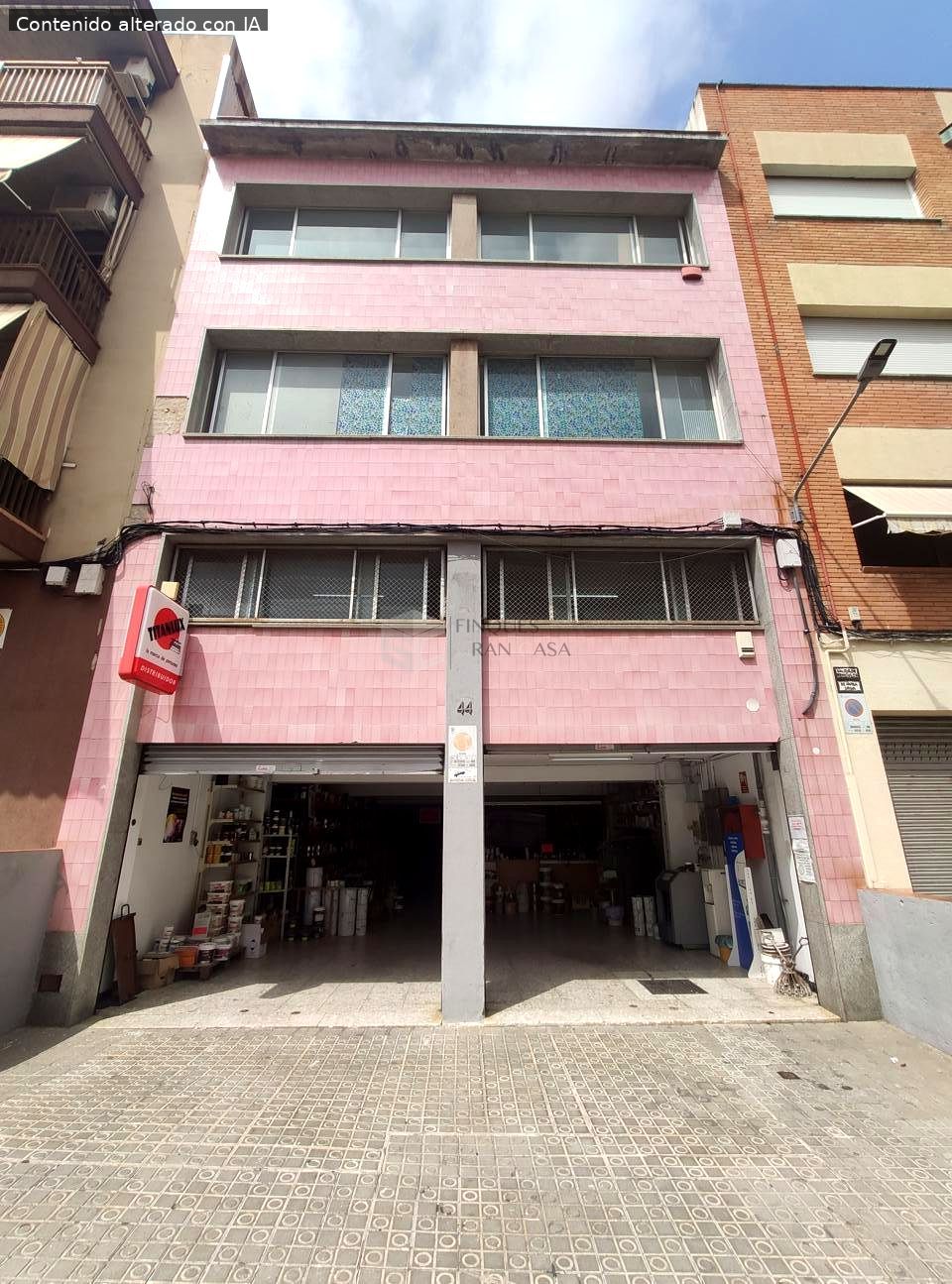 Vista exterior de Edifici en venda en Mataró