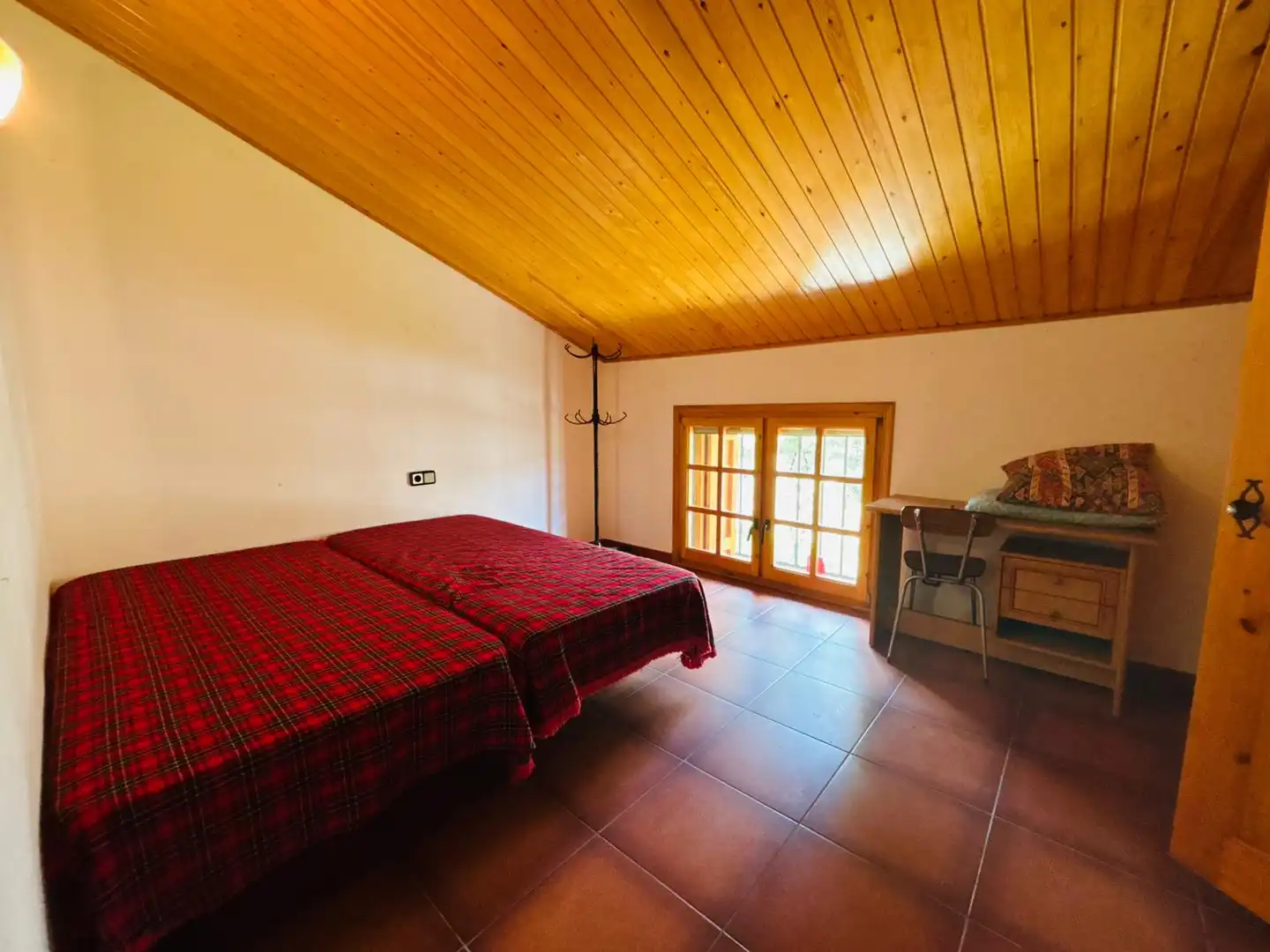 Dormitori de Finca rústica en venda en Cornudella de Montsant amb Aire condicionat, Jardí privat i Moblat
