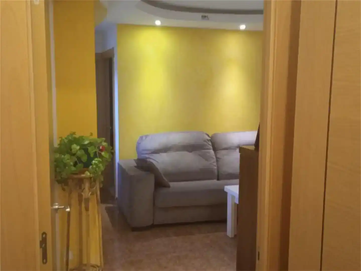 Sala d'estar de Apartament en venda en Aguilar de Campoo amb Parquet i Moblat