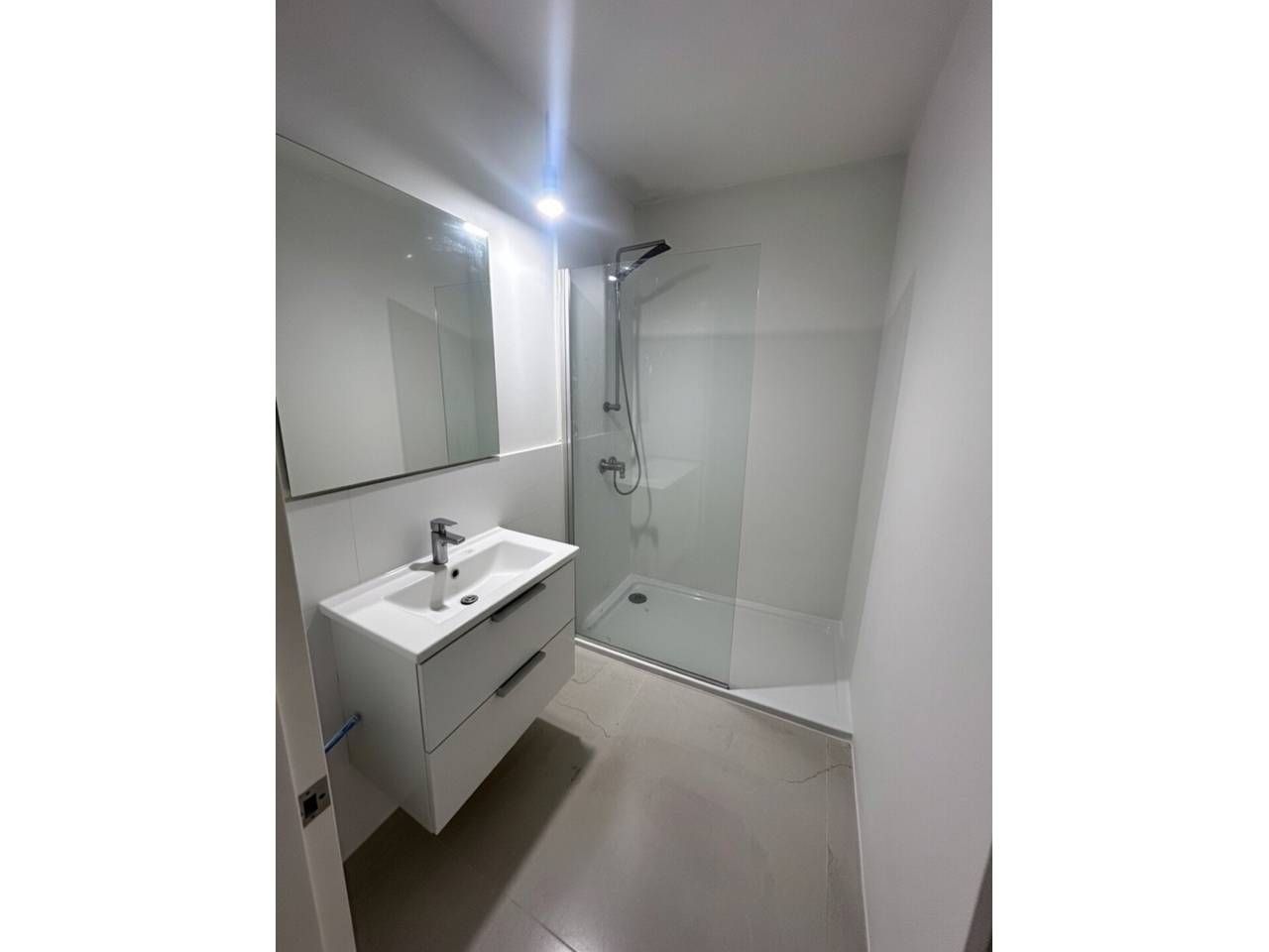 Bany de Casa o xalet en venda en Sabadell amb Terrassa i Alarma