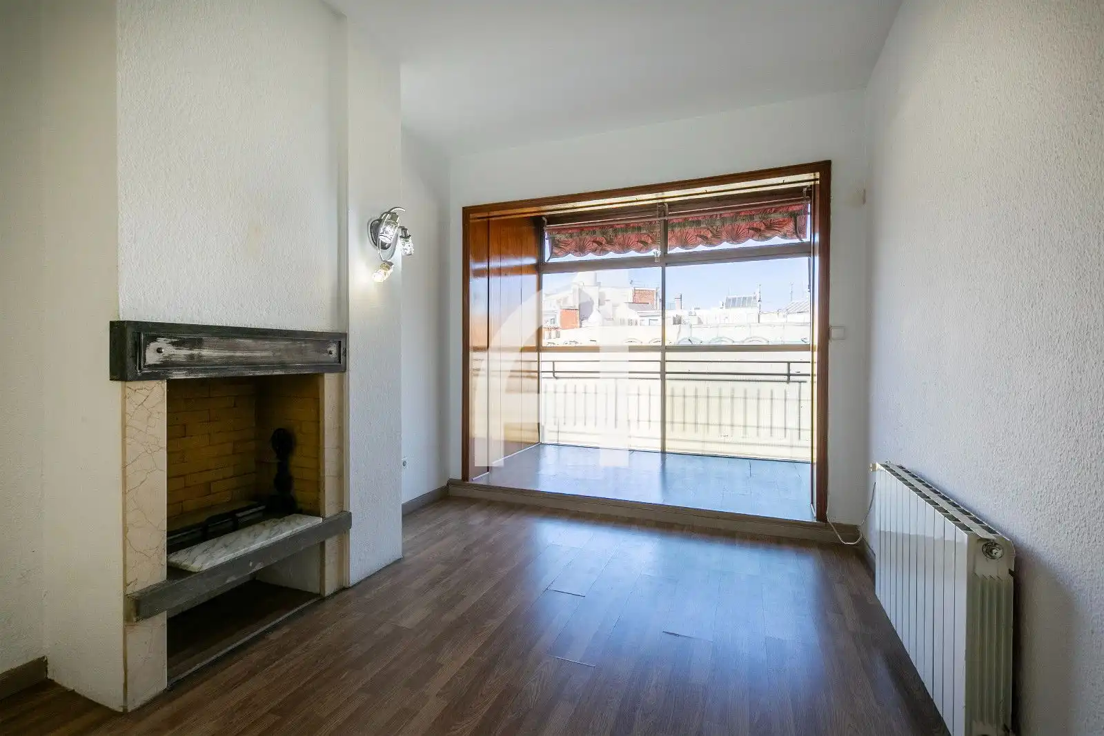 Piso con terraza en venta en Entença