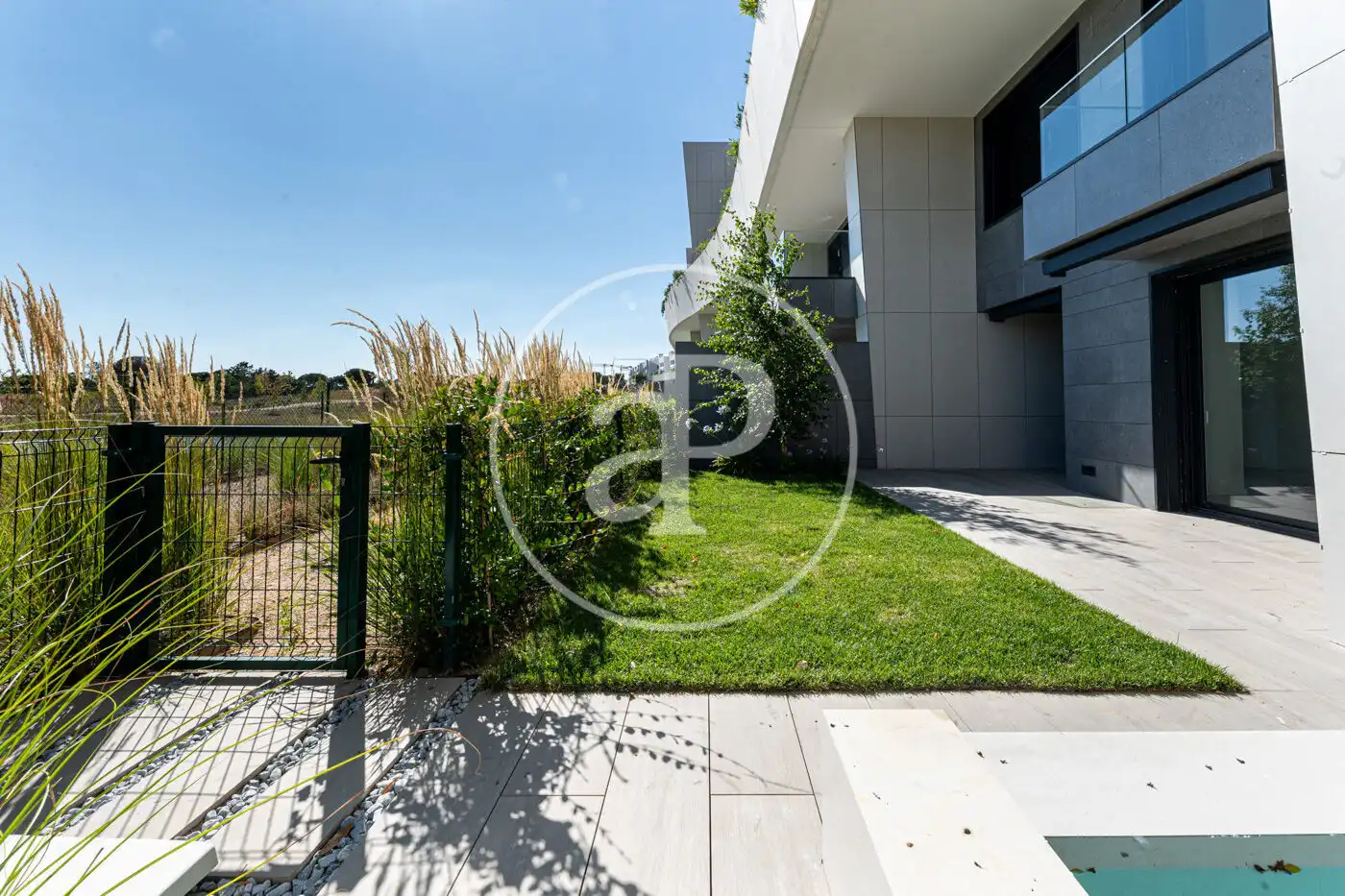 Exterior view of Flat for rent in Pozuelo de Alarcón  with Air Conditioner, Heating and Private garden