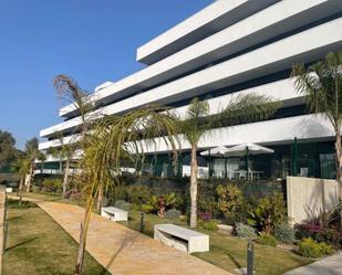 Vista exterior de Apartament en venda en Estepona amb Aire condicionat i Balcó