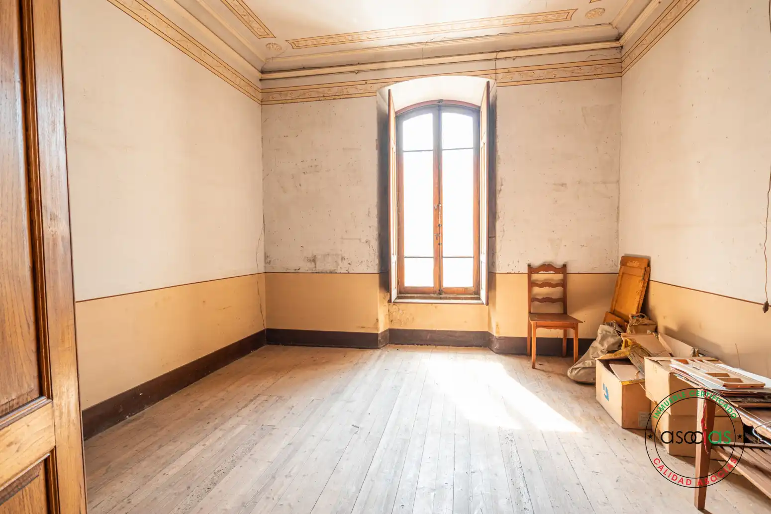 Wohnzimmer von Gebäude zum Verkauf in Taramundi