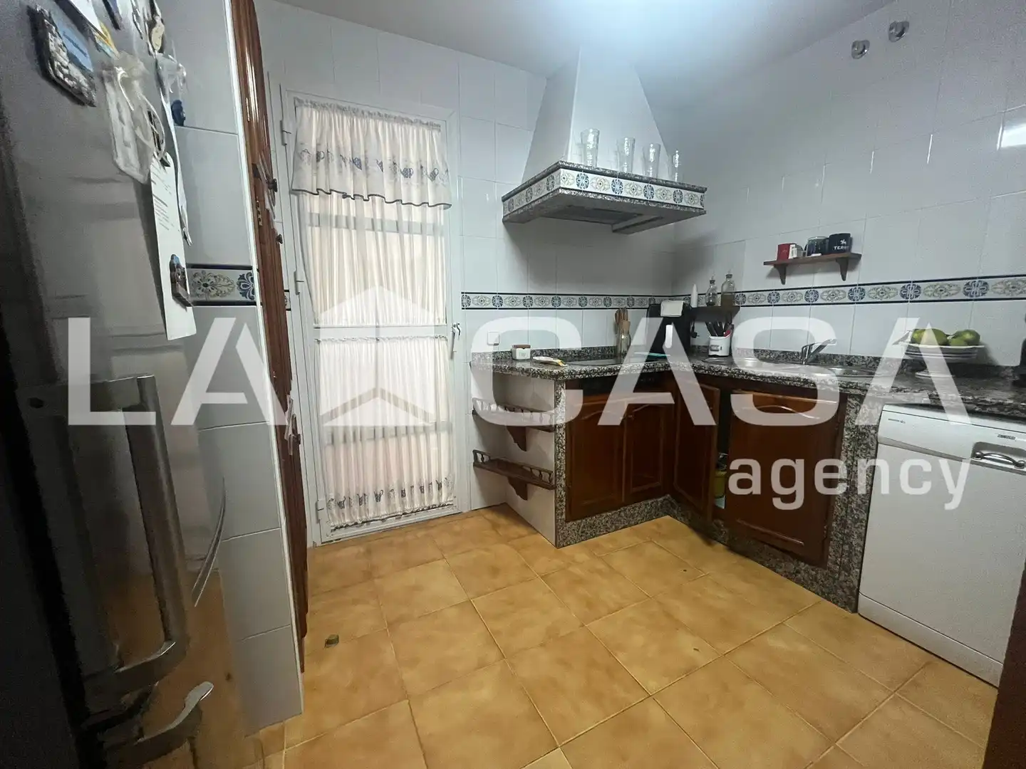 Cocina de Casa adosada en venta en Dos Hermanas con Aire acondicionado, Calefacción y Terraza