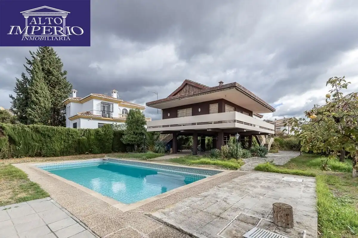 Casa con terrazza in vendita a Avenida HUETOR VEGA, imagen 2