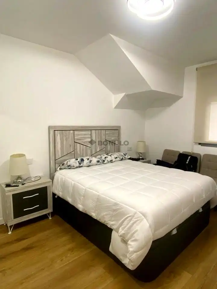 Habitación de Estudio en venta en Teruel con Calefacción, Trastero y Amueblado