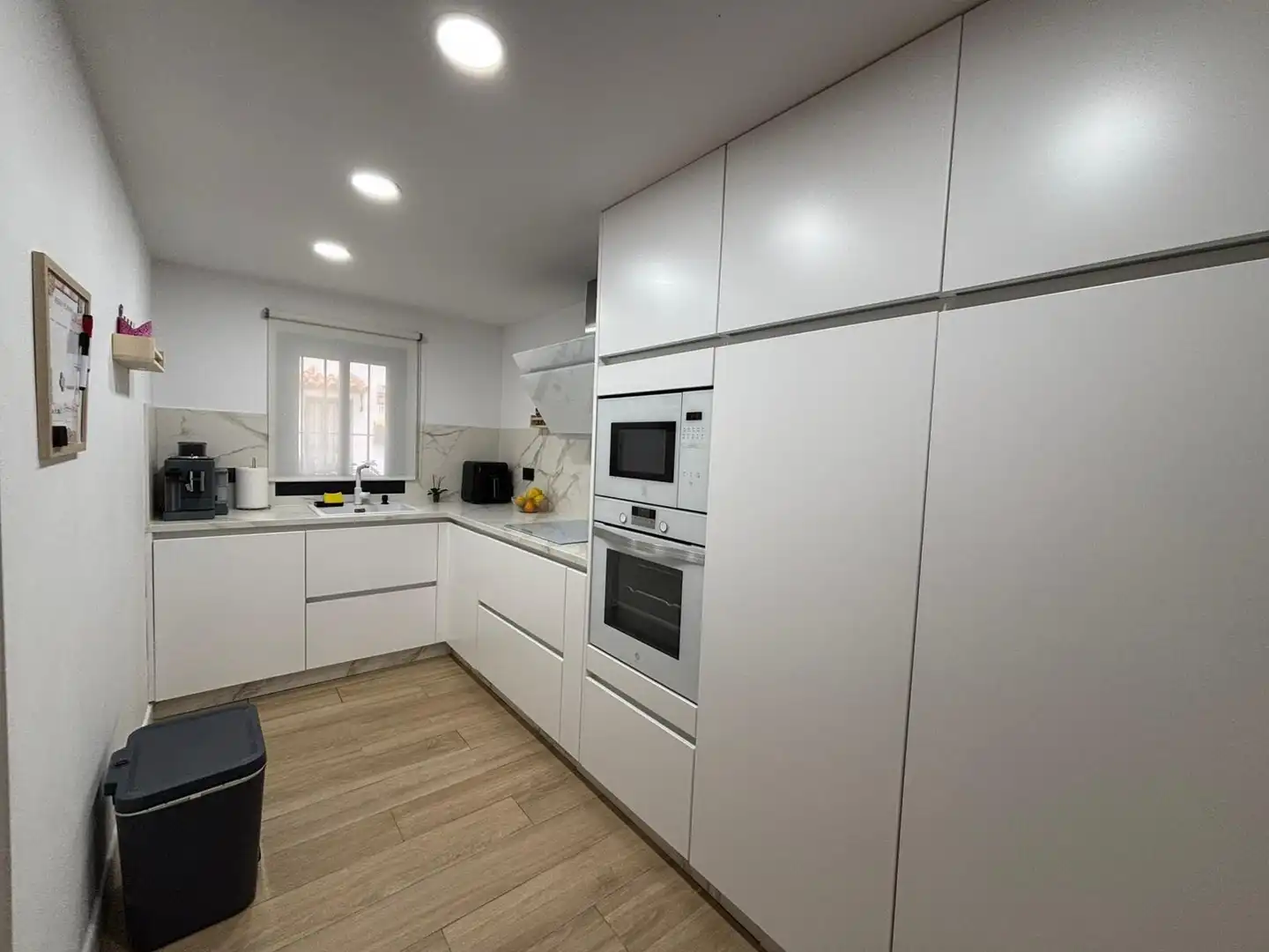 Kitchen of Detached homes for sale in Los Barrios  with Community pool