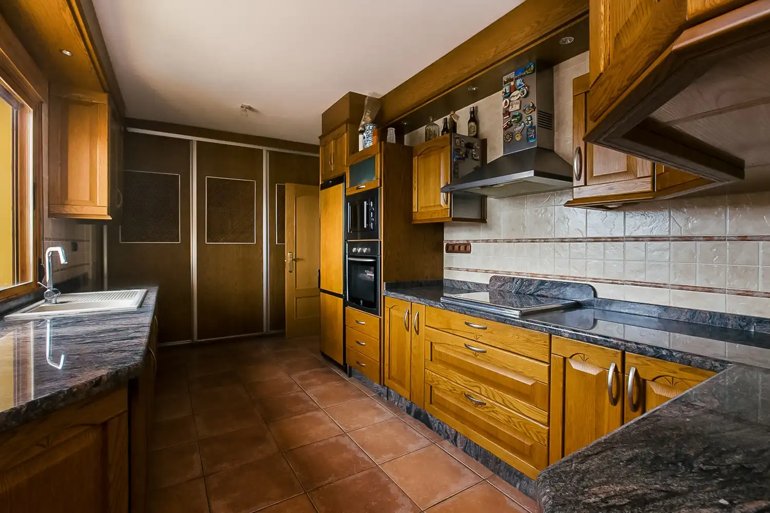 Cuina de Casa o xalet en venda en Purullena amb Aire condicionat, Jardí privat i Terrassa