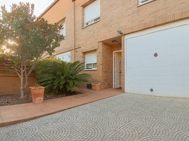 Casa-chalet en Venta en N/A en La Granada