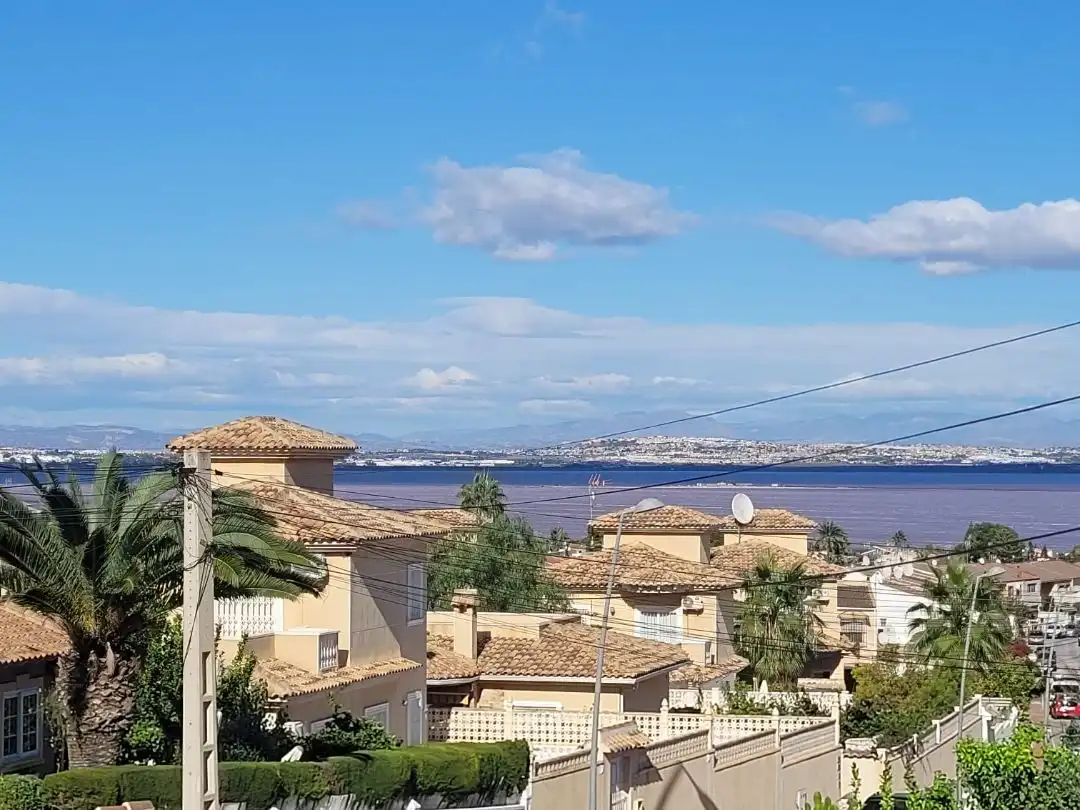 Terraced house for sale in Av Torrevieja 65