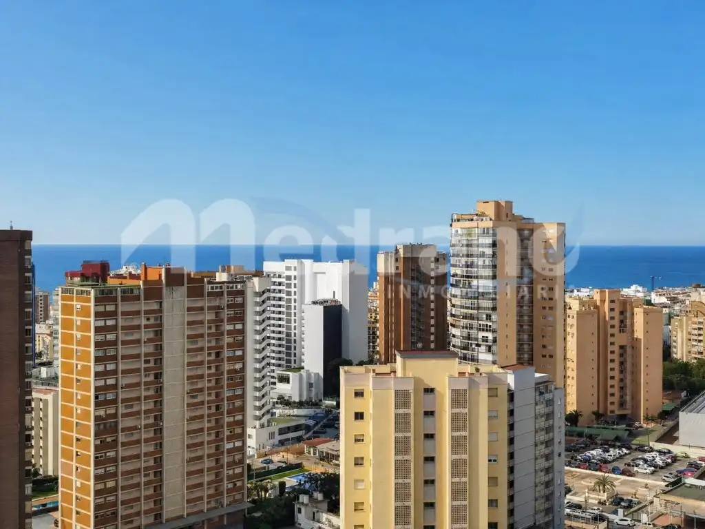 Vista exterior de Piso en venta en Benidorm con Aire acondicionado, Calefacción y Jardín privado