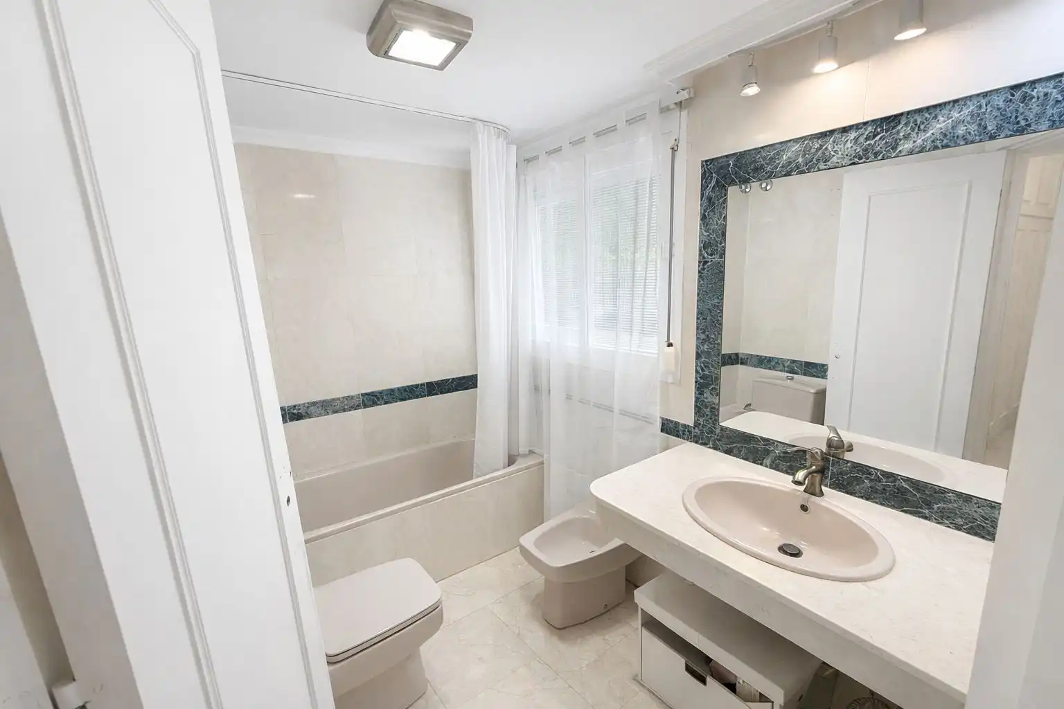 Bathroom of Apartments for sale in Mijas  with Private garden, Alarm and Community pool