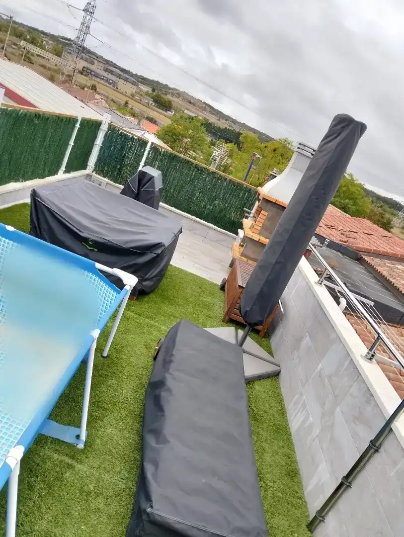 Terrassa de Casa adosada en venda en Vitoria - Gasteiz amb Piscina i Balcó