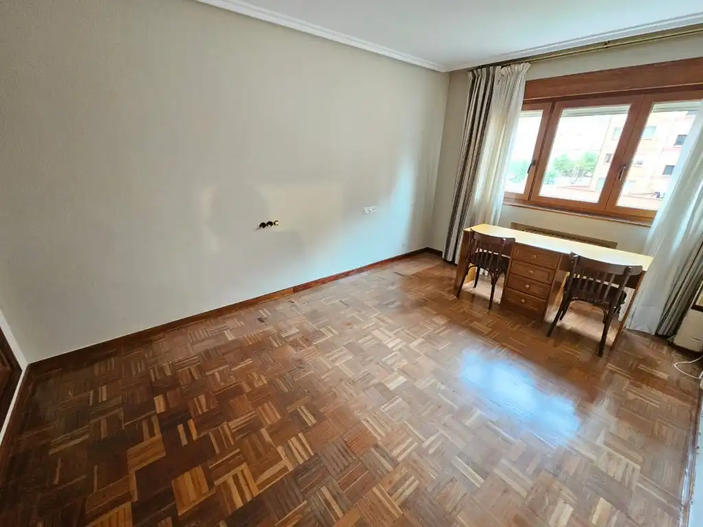 Habitación de Piso en venta en Avilés
