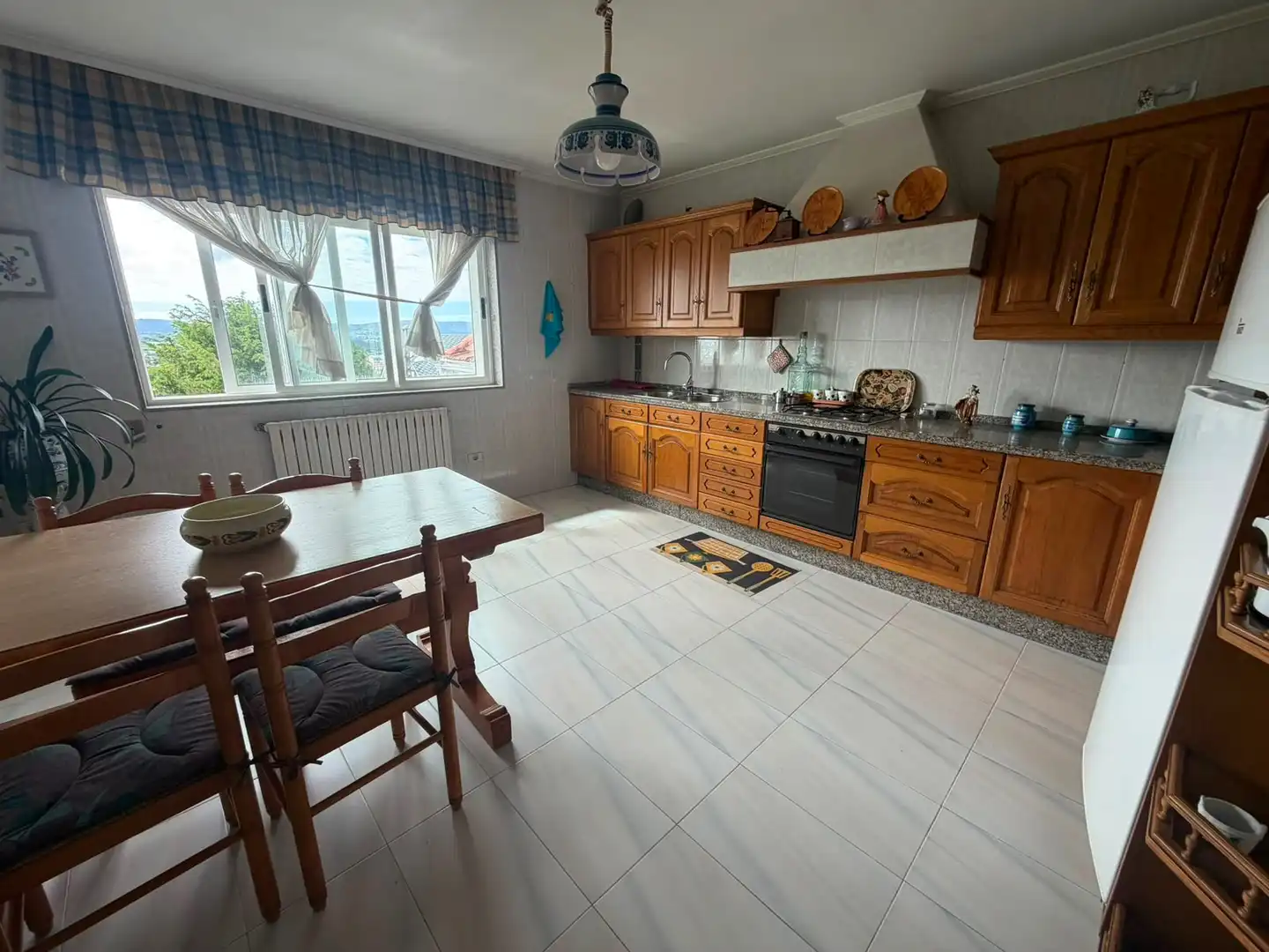 Cocina de Casa adosada en venta en Neda con Terraza y Amueblado
